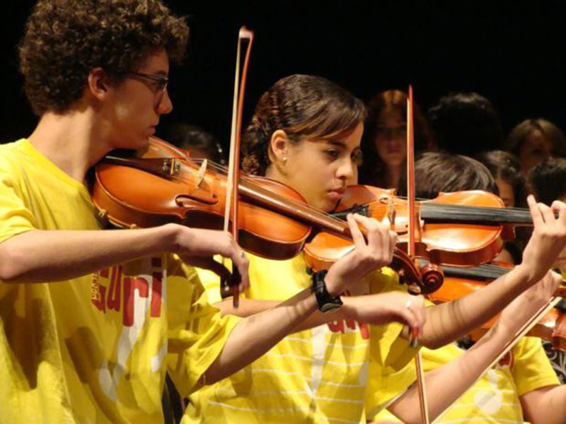 Alunos do Projeto Guri durante apresentação (foto: Divulgação)